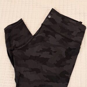 Lululemon plus-size 20 Black Camouflage Leggings nwot